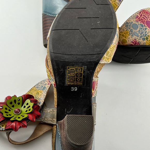 Womens L'Artiste Veneka Sandals Embossed Hand Painted Flower 39 (US 8.5) - Picture 7 of 11